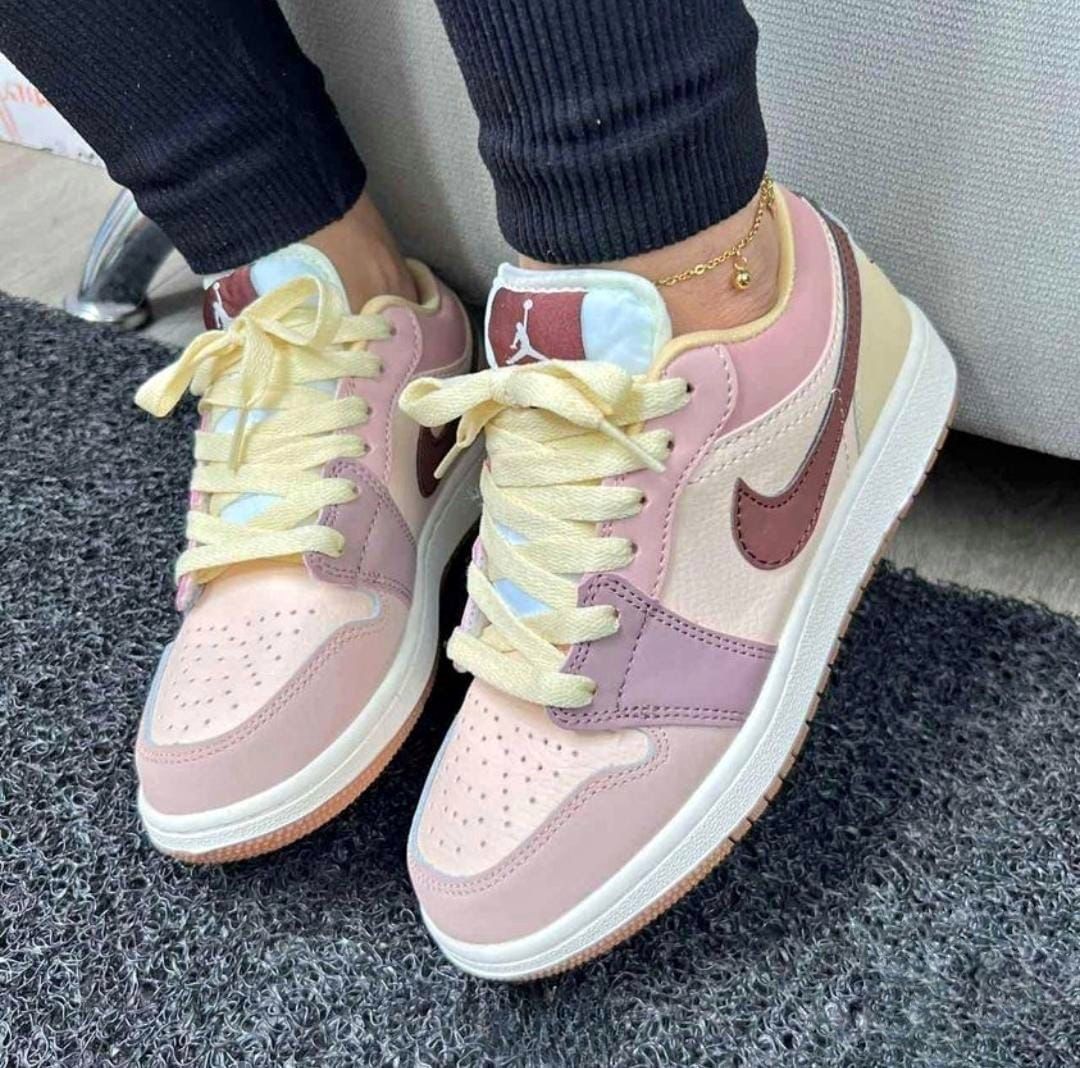 NIKE Jordan 1 Low